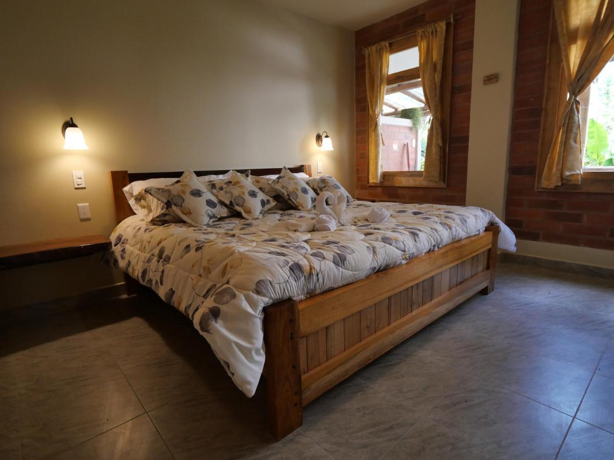 Casa Del Rio En Mindo Bed & Breakfast Екстериор снимка