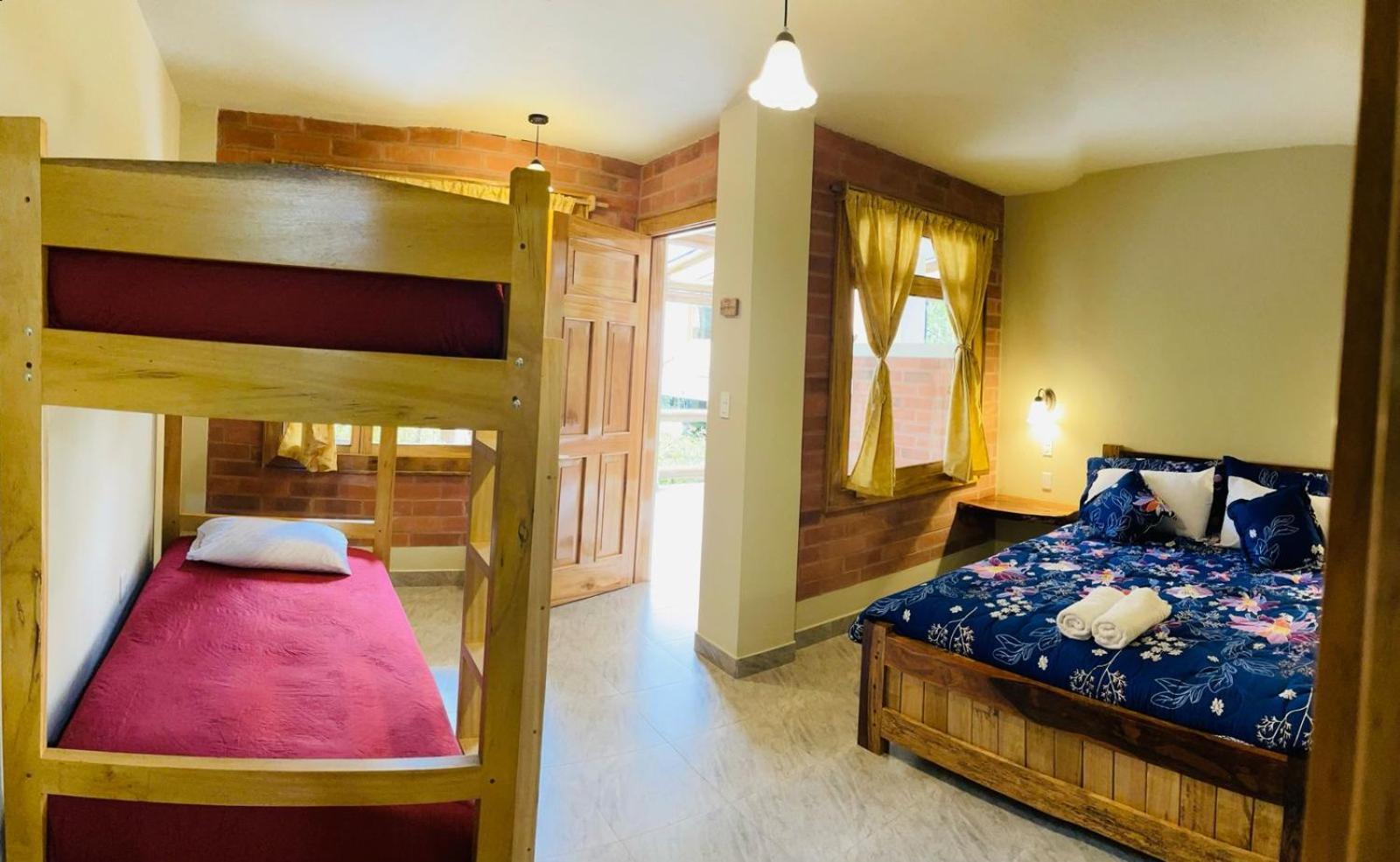 Casa Del Rio En Mindo Bed & Breakfast Екстериор снимка