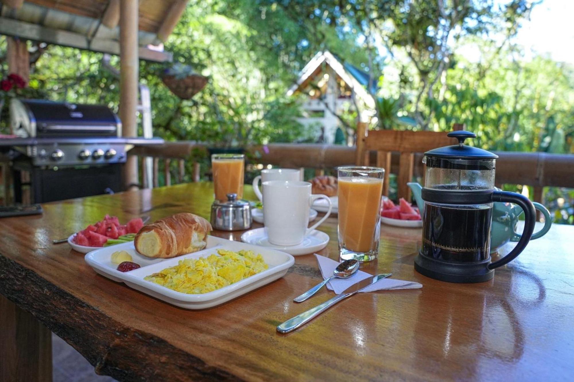 Casa Del Rio En Mindo Bed & Breakfast Екстериор снимка