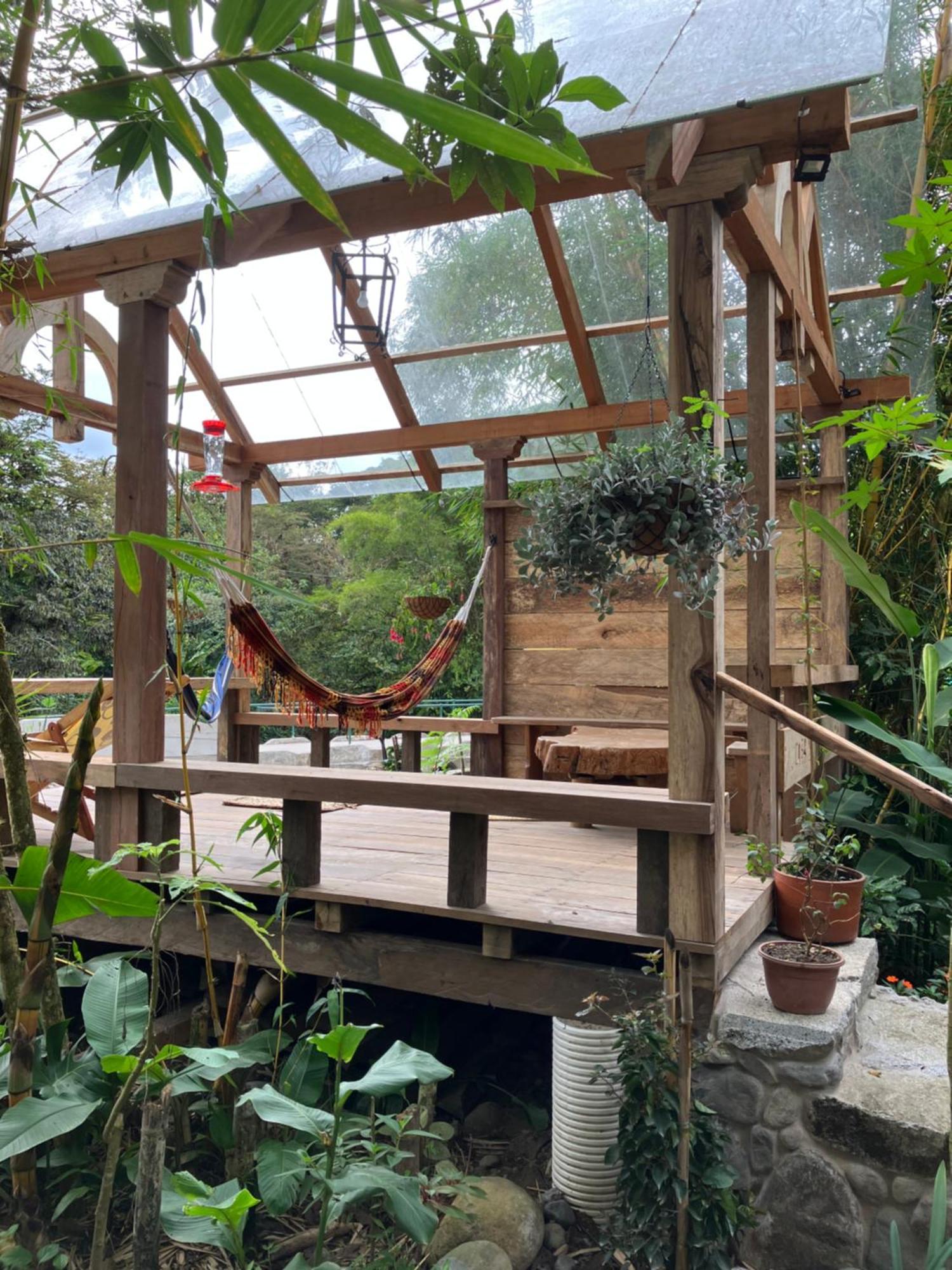 Casa Del Rio En Mindo Bed & Breakfast Екстериор снимка
